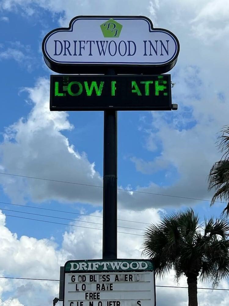 Driftwood Inn photo 3