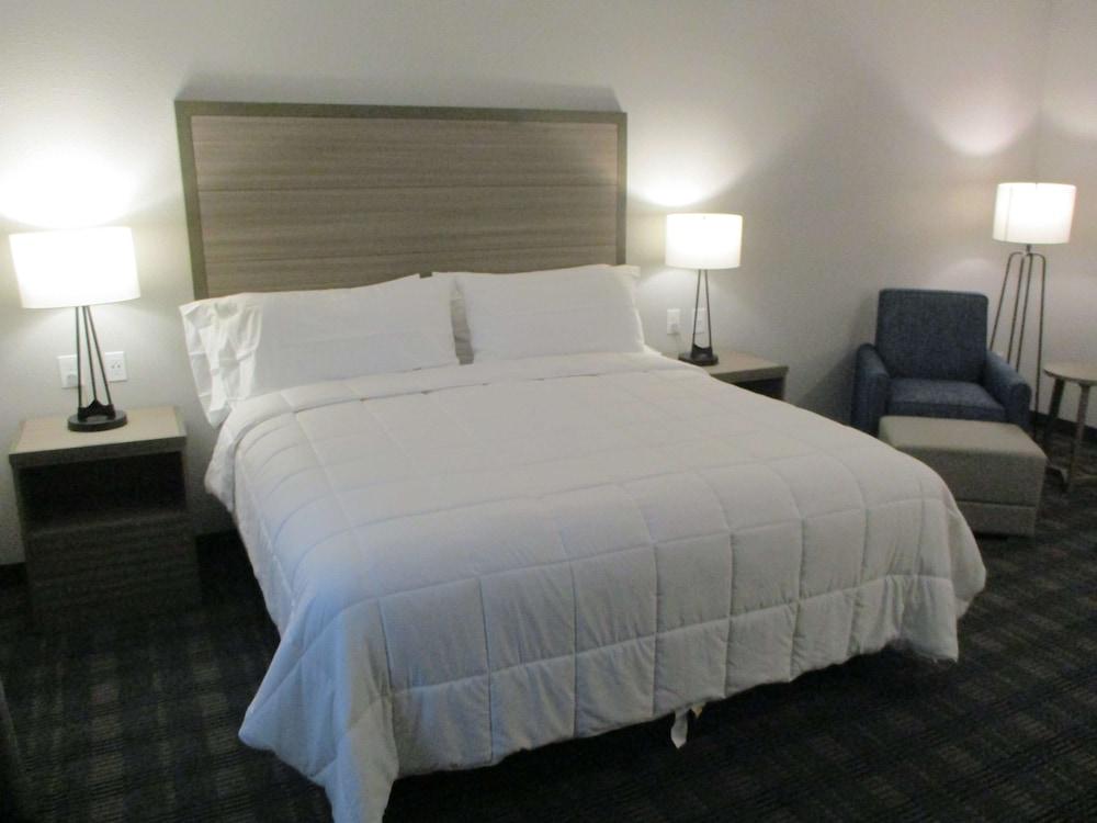 Merica Inn & Suites photo 8