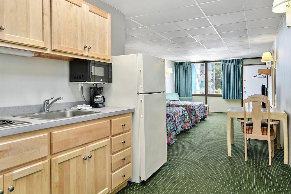 Surf Inn Suites photo 25