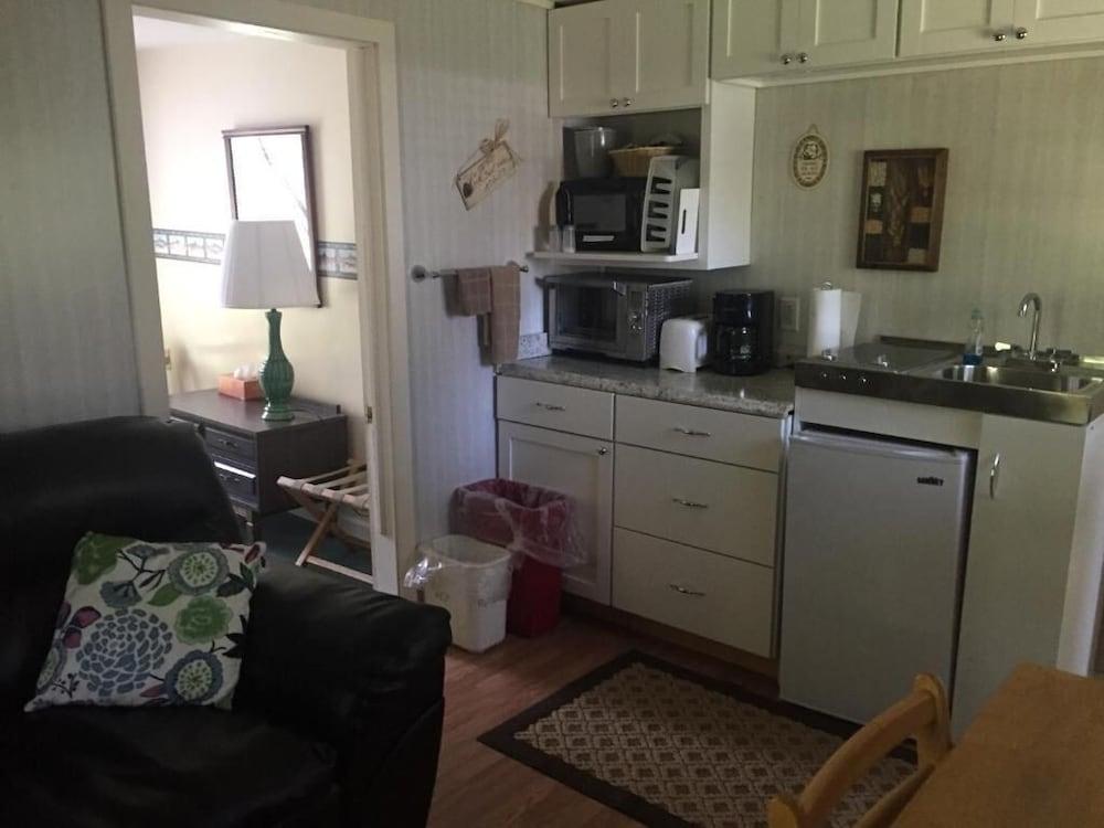 Rock Ledge Motel photo 16