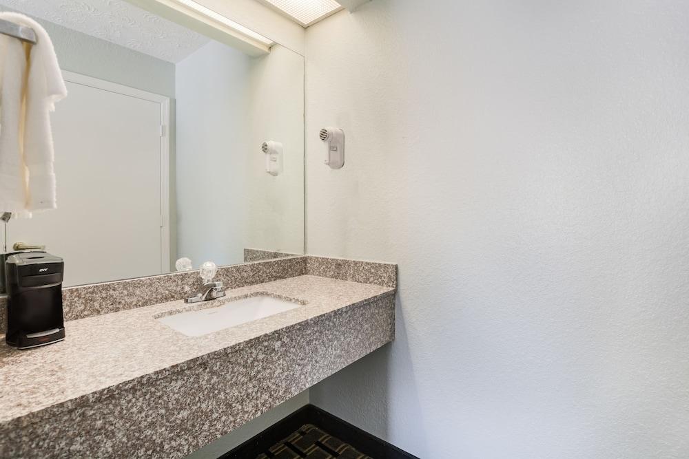 Quality Inn Georgetown North photo 35