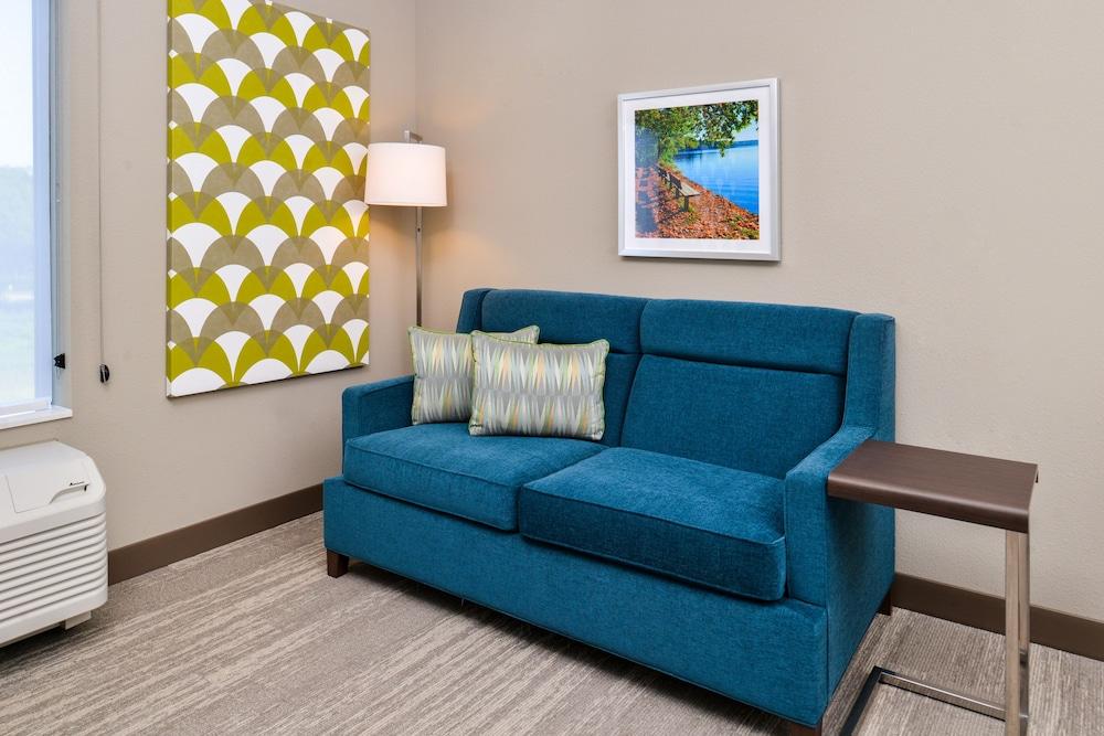Hampton Inn Omaha Airport photo 9
