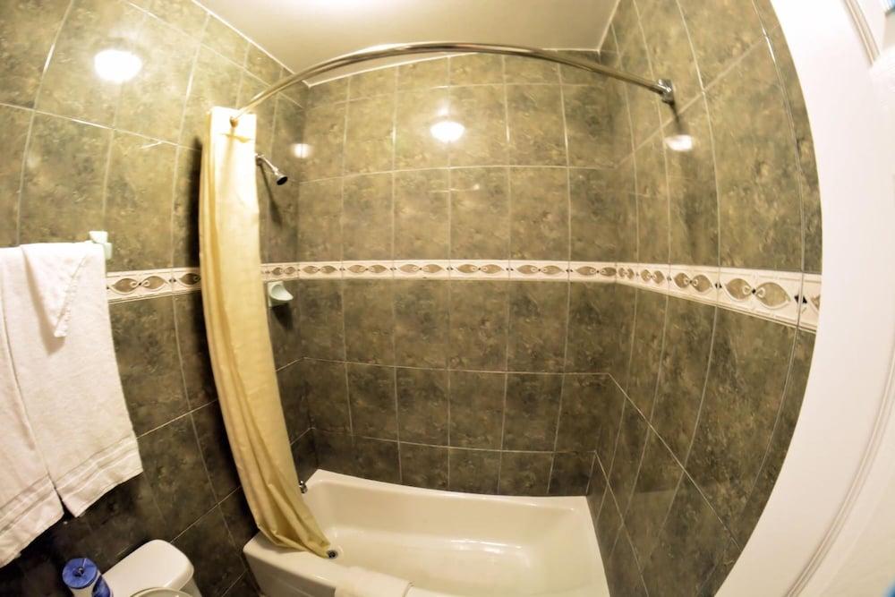Palace Inn Oxnard photo 41