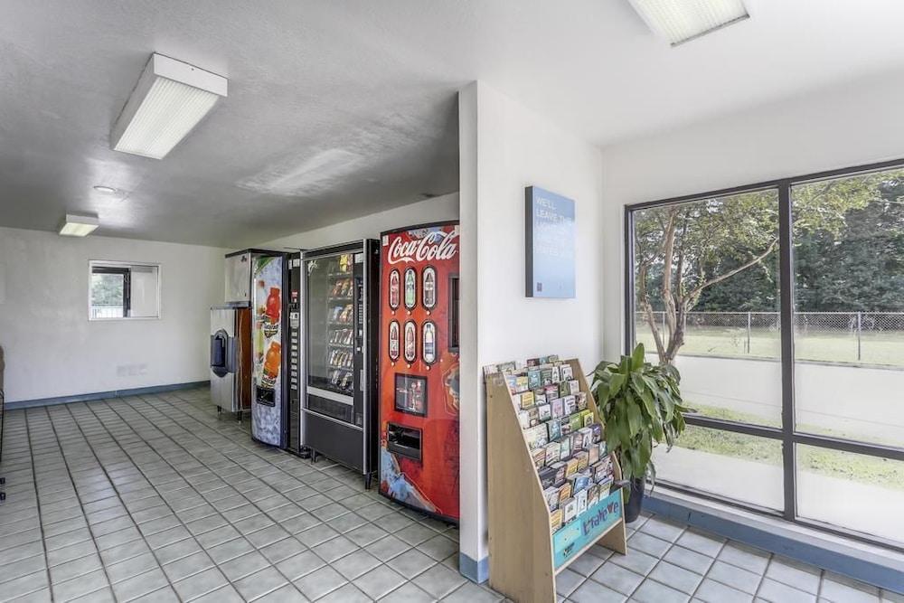 Studio 6 Lafayette, LA – I-10 & I-49 N photo 12