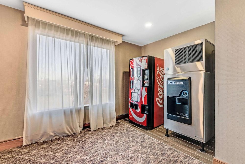 Comfort Suites Murfreesboro Shopping District photo 33