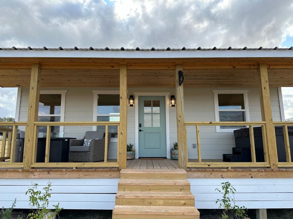 Laurel Court Cottages photo 24