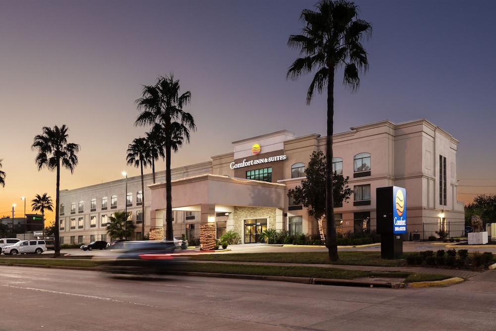 Comfort Inn & Suites SW Houston Sugarland photo 1