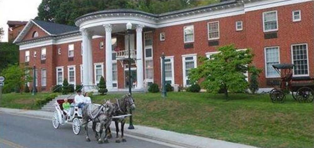MacArthur Inn photo 2