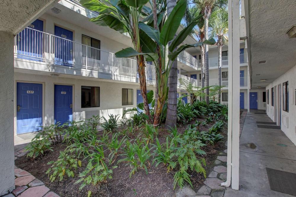 Motel 6 Bellflower, CA - Los Angeles photo 23