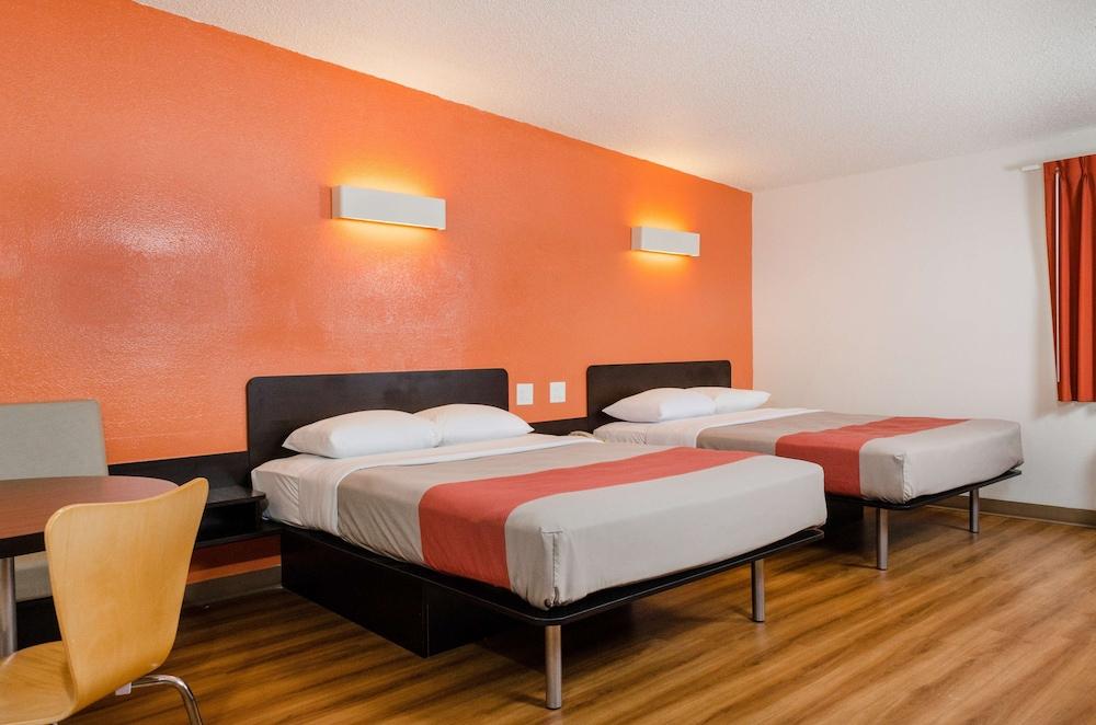 Ramada by Wyndham Merced photo 9