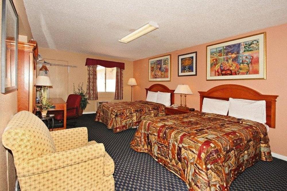 Regal Inn & Suites photo 11
