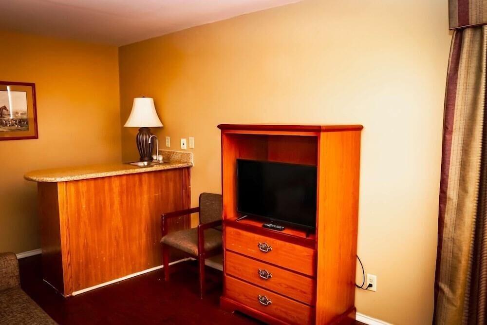 Americas Best Value Inn & Suites Sonora photo 12