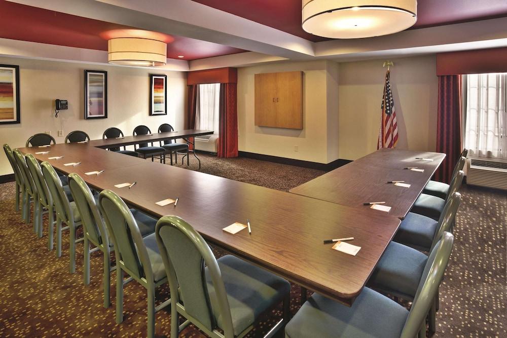 La Quinta Inn & Suites Summersville / New River National Park photo 9