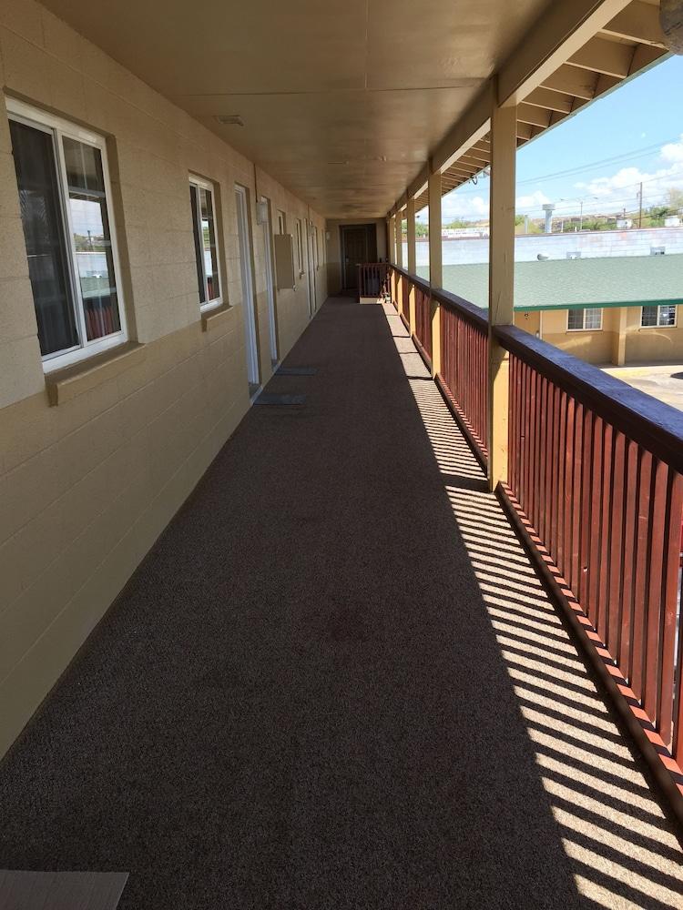 Encore Motel photo 31