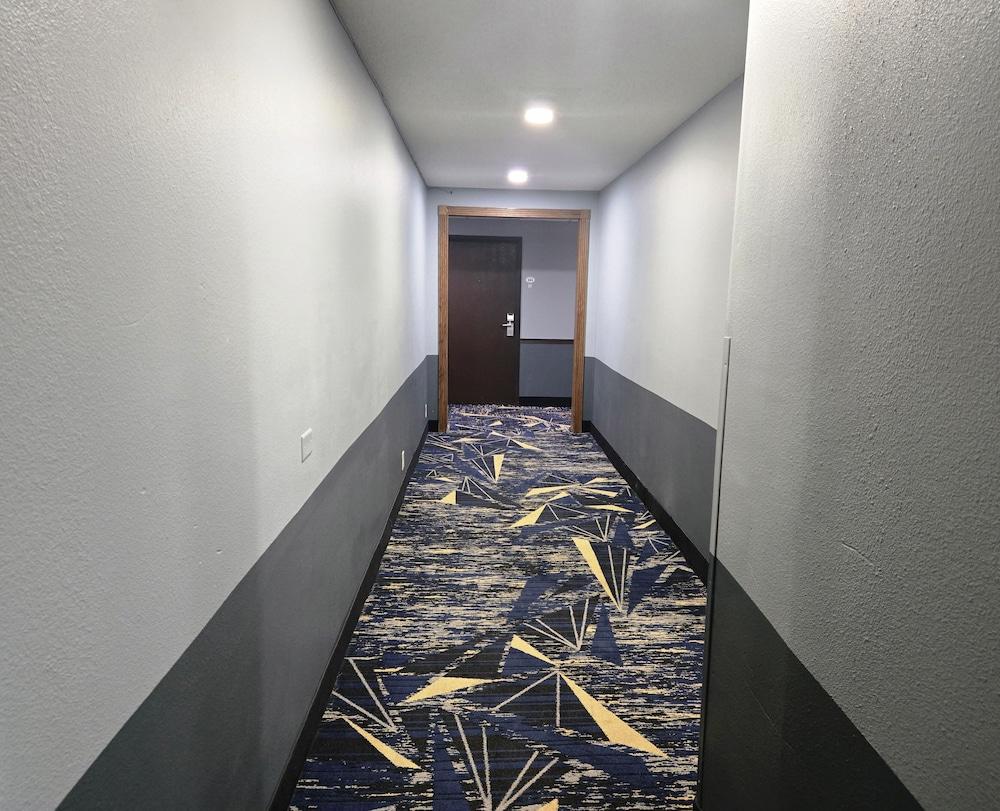 Town House Extended Stay Hotel Downtown photo 24