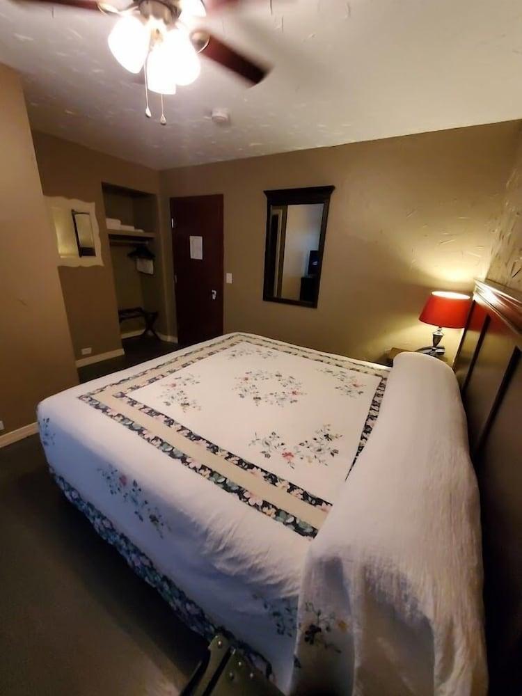 Three Forks Lewis & Clark Motel photo 7