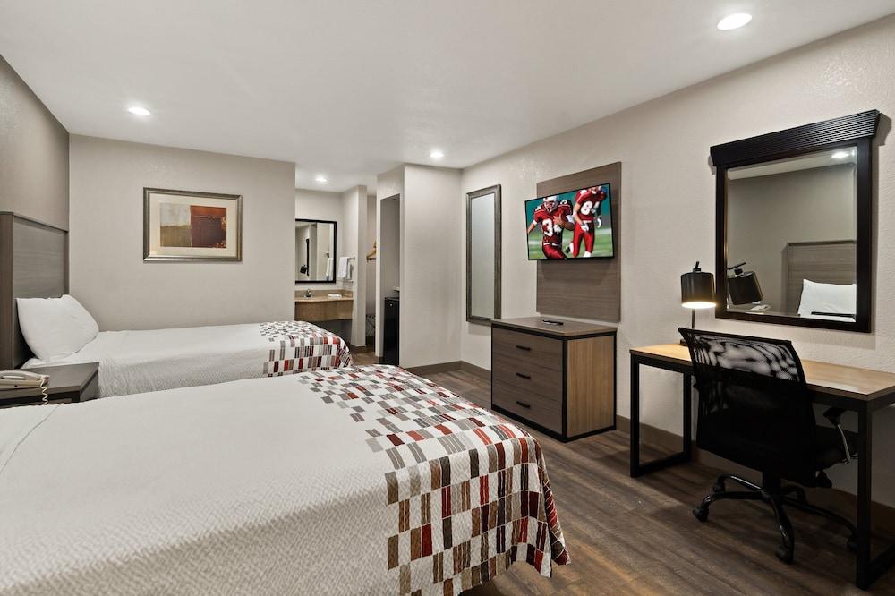 Red Roof Inn & Suites Irving – DFW Airport South photo 29