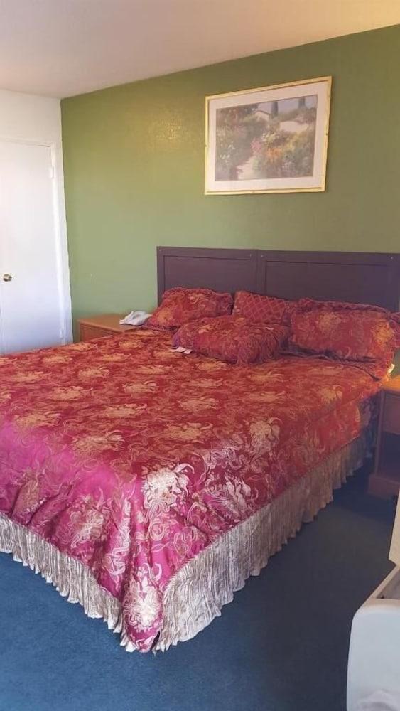 Budget Inn and Suites El Centro photo 22