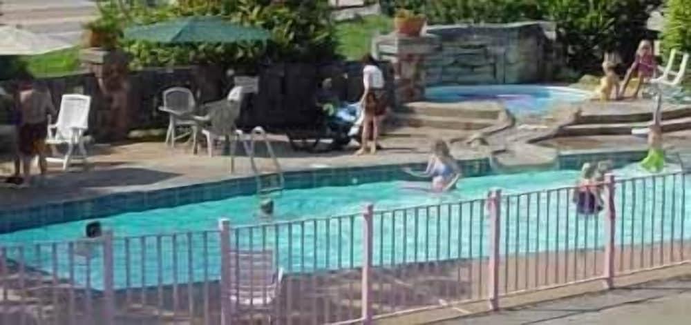 Quails Nest Inn and Suites photo 36