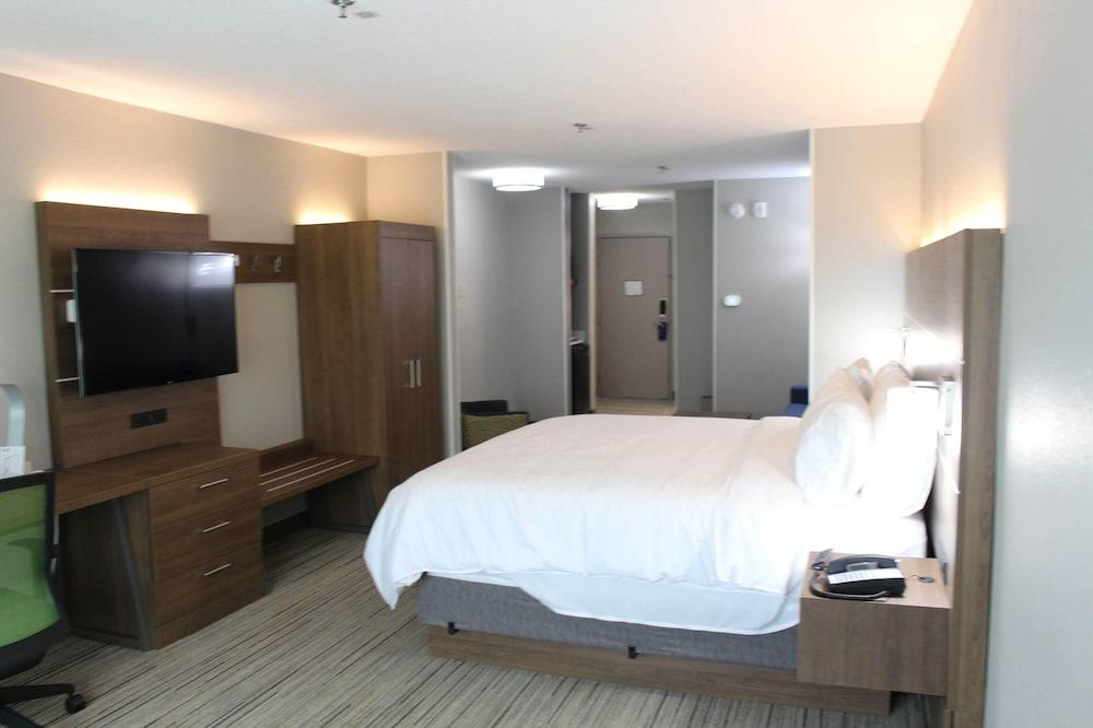 Holiday Inn Express & Suites Enterprise by IHG photo 5