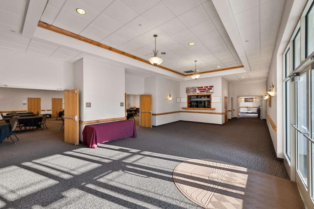 Rodeway Inn & Suites Tomahawk photo 13