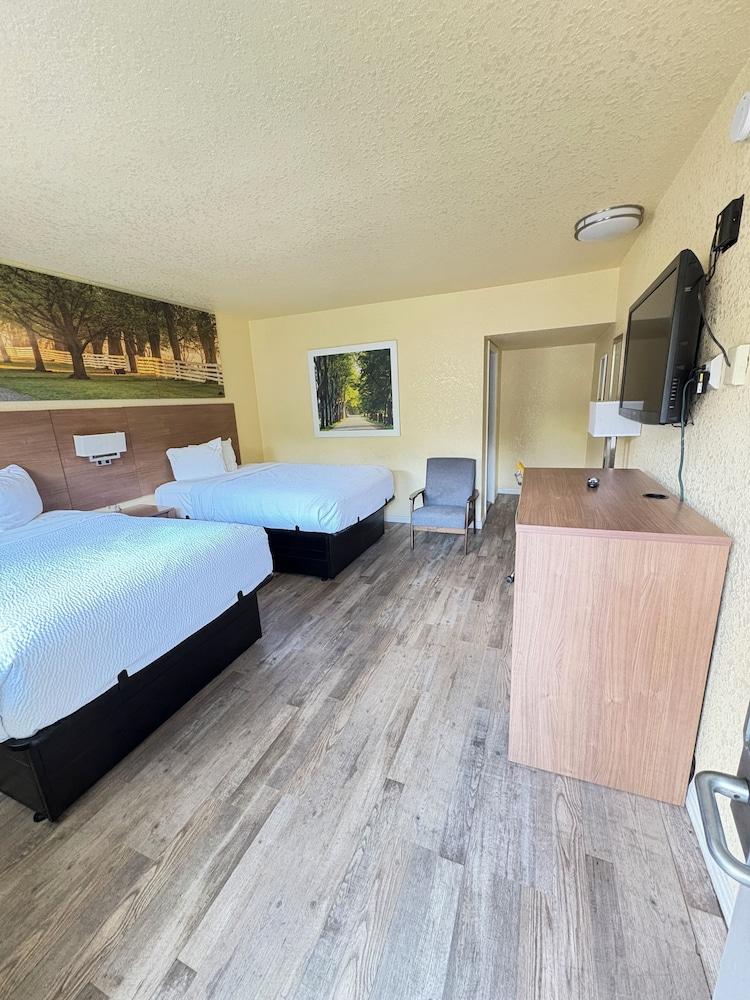 University Inn Gainesville photo 6