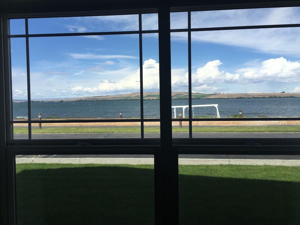 River Lodge And Grill photo 21
