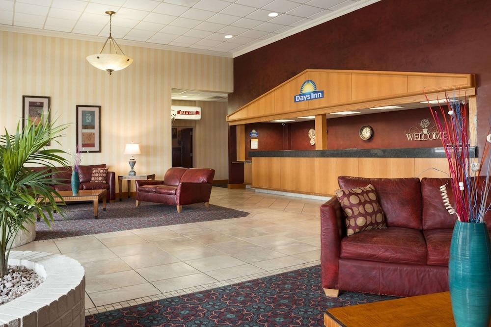 Days Inn by Wyndham Rock Falls photo 3