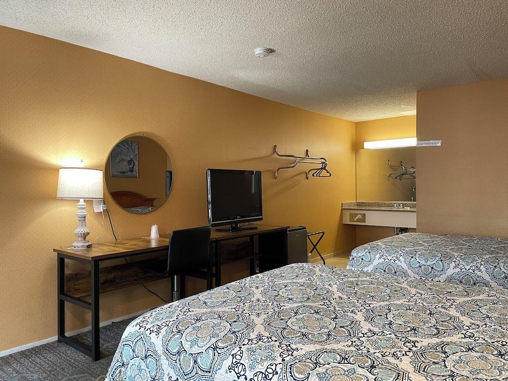 Hollywood La Brea Inn photo 7