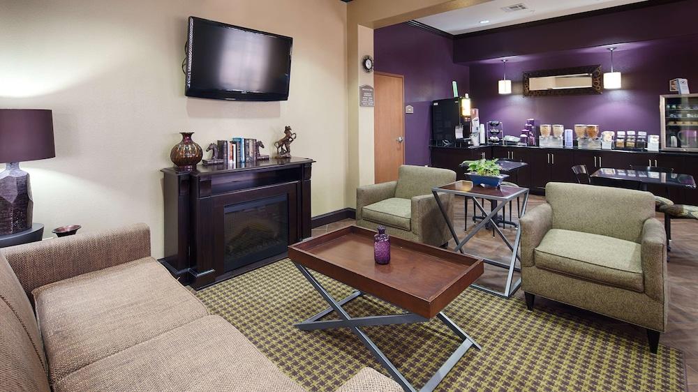 Best Western Giddings Inn & Suites photo 9