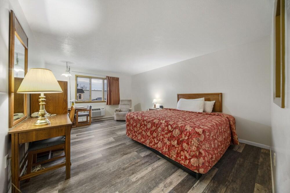 Executive Inn Cass City photo 22