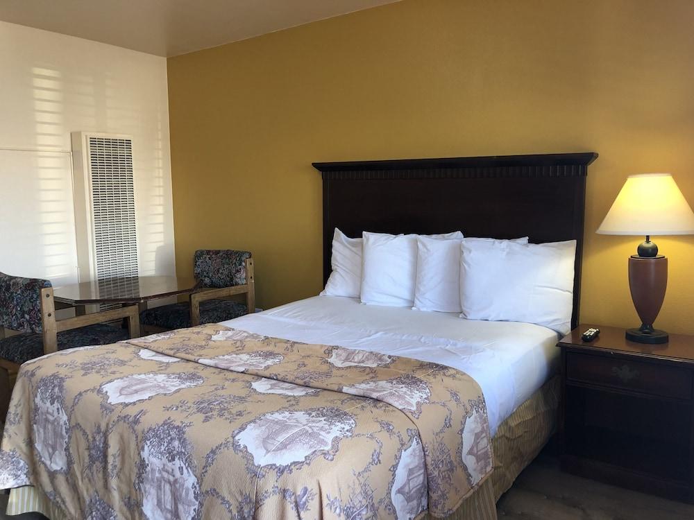 Blue Seal Inn photo 11