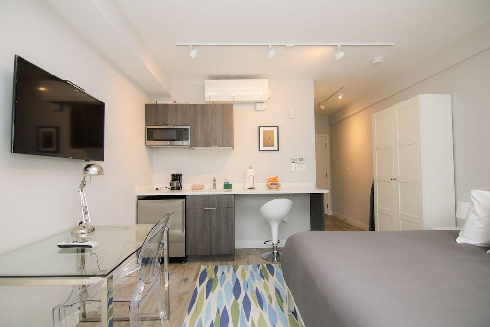 Maverick Suites at 89 Marion photo 43