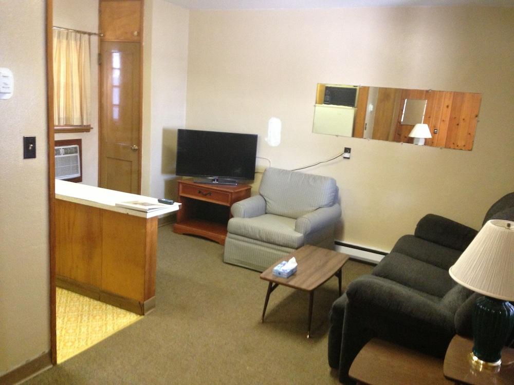 Jamestown Motel photo 8