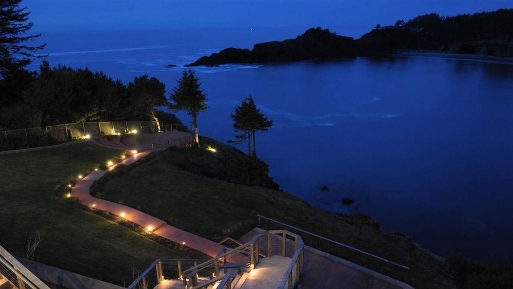 Whale Cove Inn photo 39
