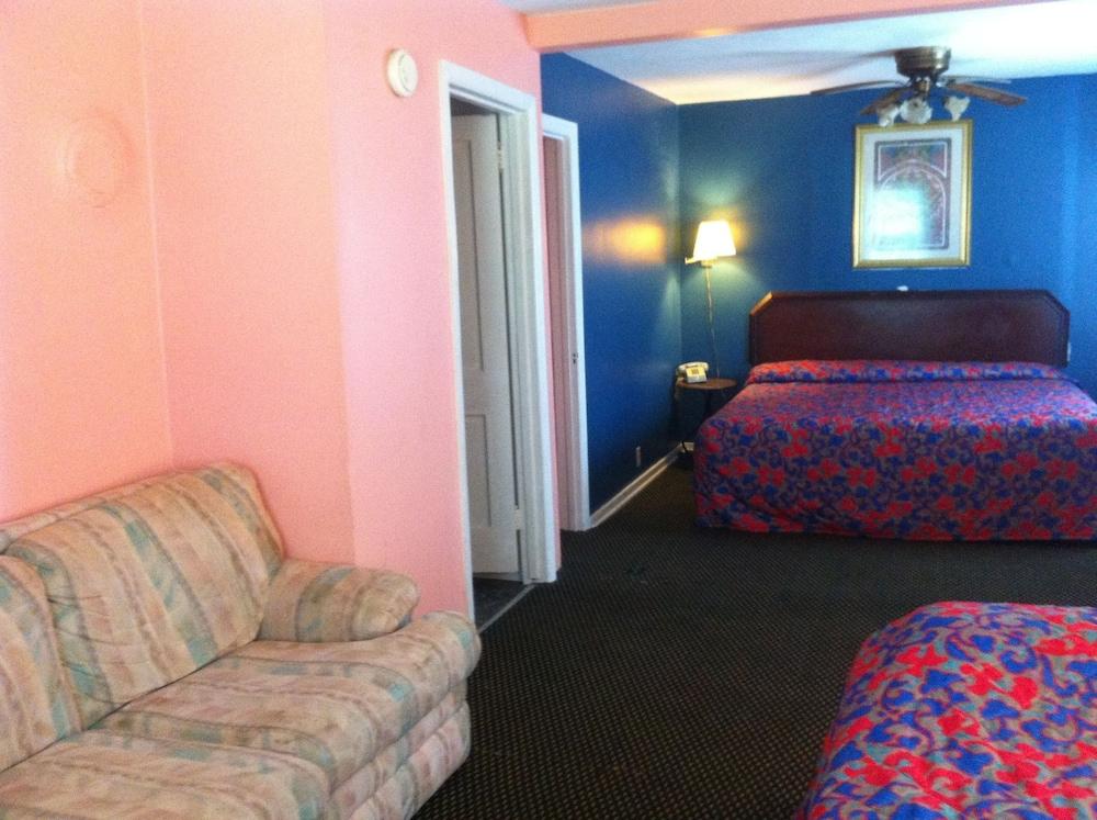 Green Crest Motel photo 9