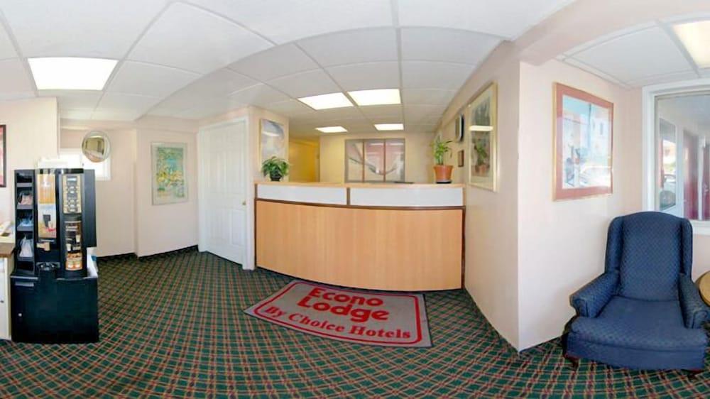 Econo Lodge Franklin - Springboro photo 1