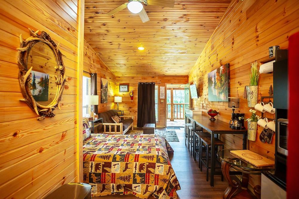 Bigfoot Lodge Room Four photo 16