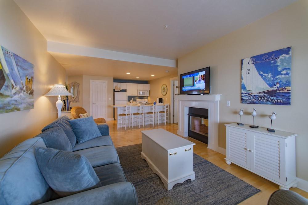 Edgewater Resort photo 12