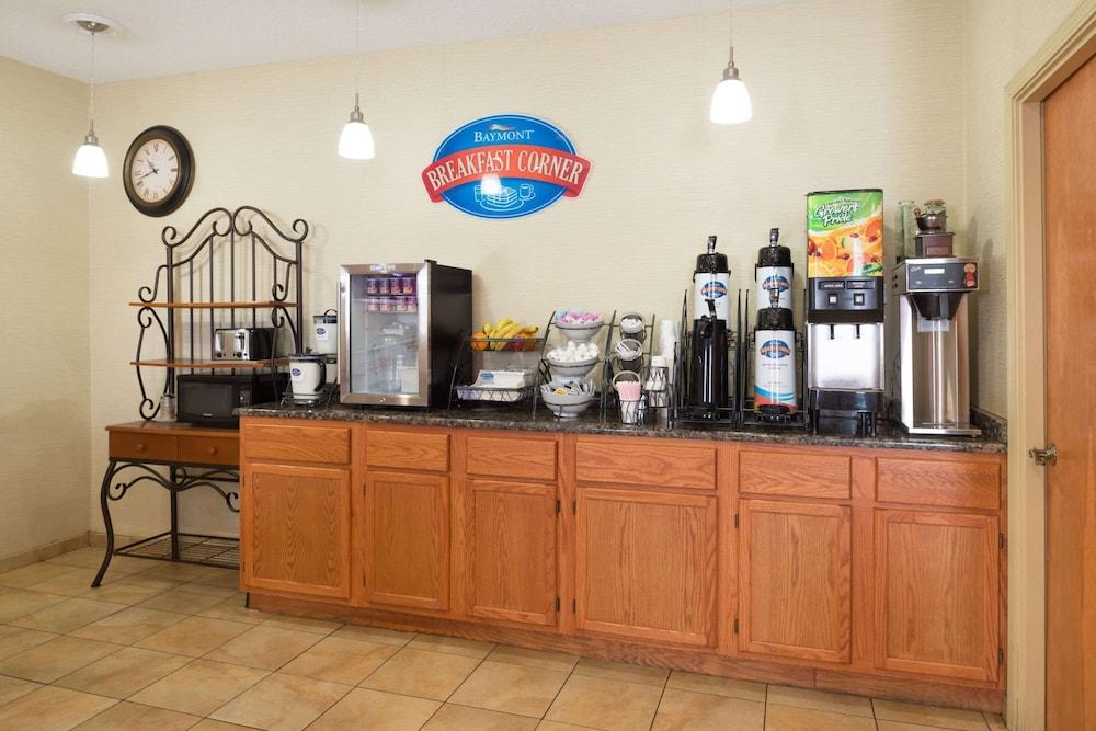 Baymont by Wyndham Metropolis photo 33
