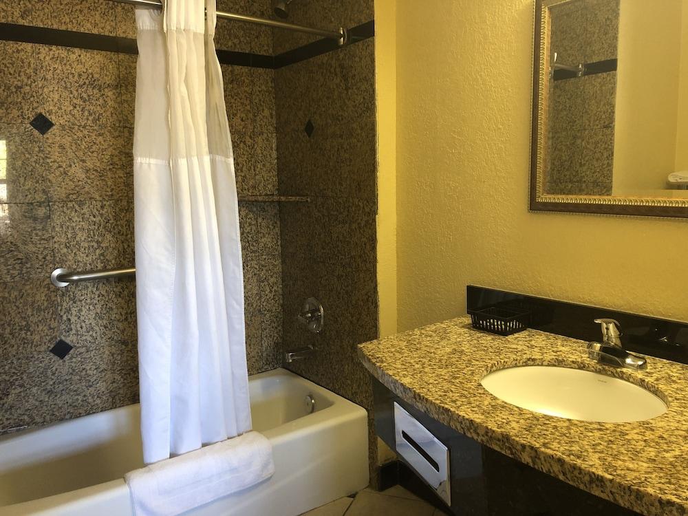 Western Village Inn photo 15