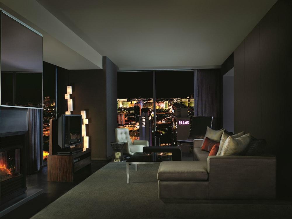 Palms Place photo 12