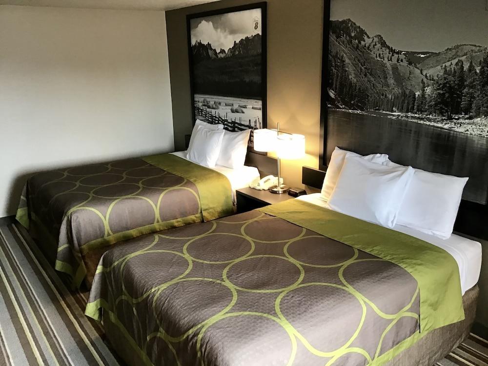 Super 8 by Wyndham Blackfoot photo 13