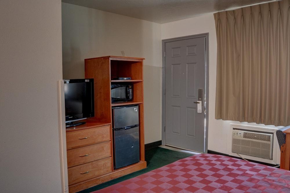 The Palms Motel photo 2