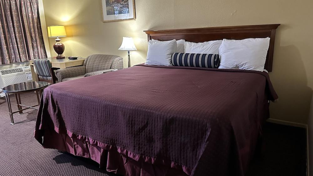 Economy Inn photo 4