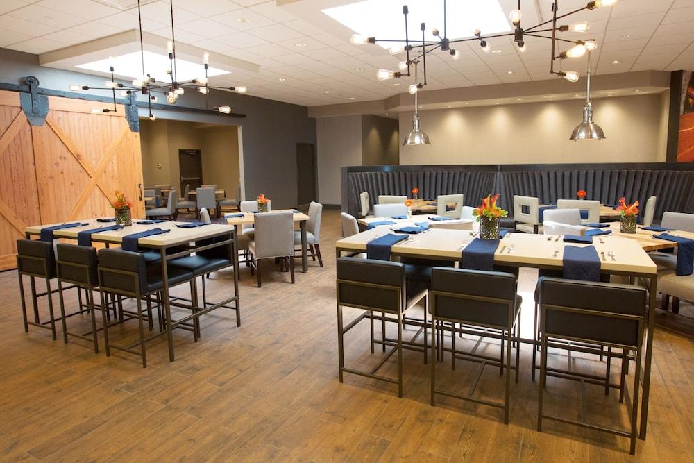 DoubleTree by Hilton Dayton Fairborn photo 27