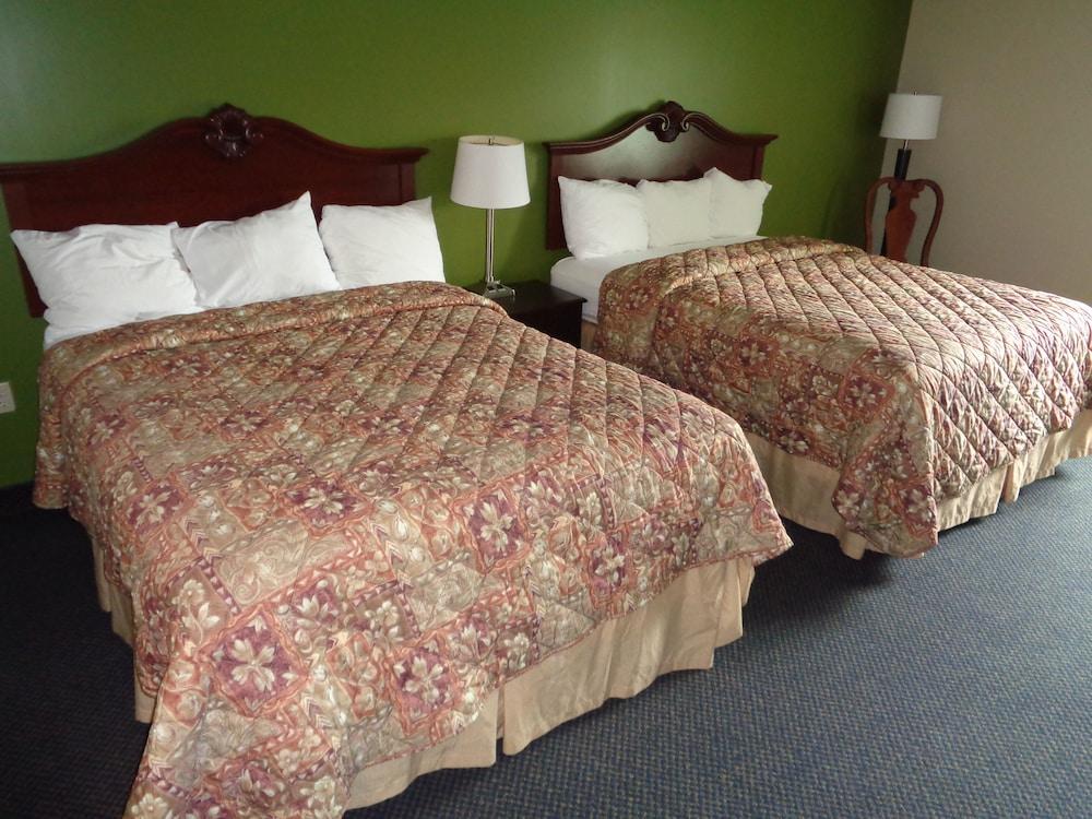 Fairgrounds Inn photo 15