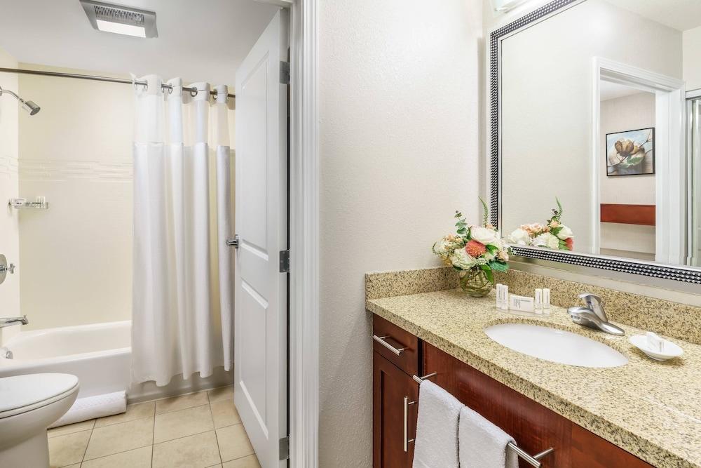 Residence Inn by Marriott Colchester photo 8