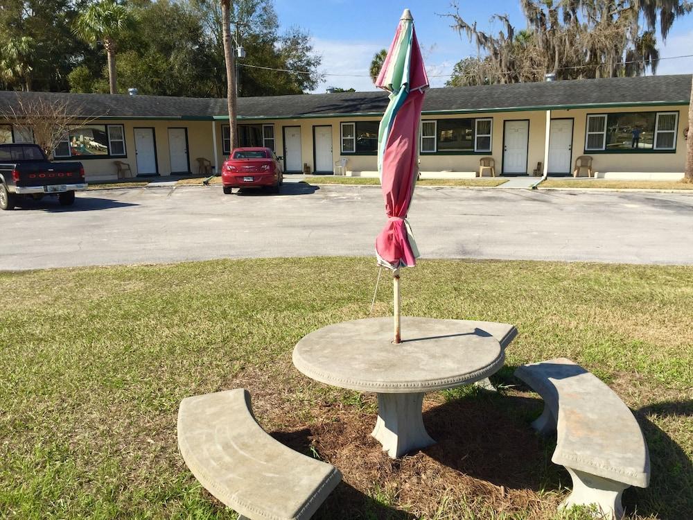 Withlacoochee Motel photo 19