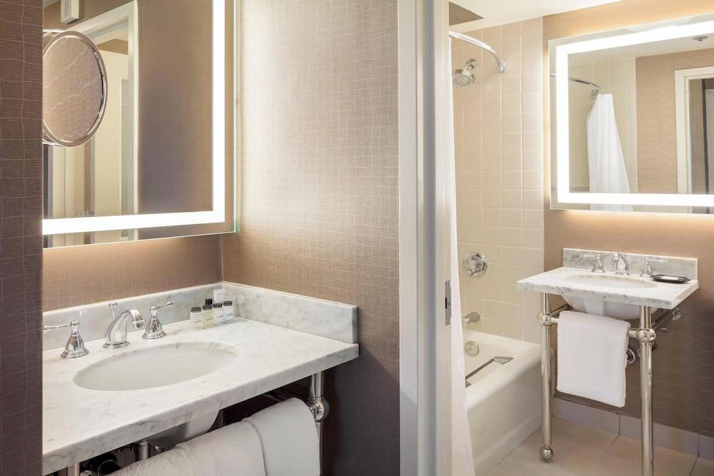 Sheraton Commander Hotel photo 55